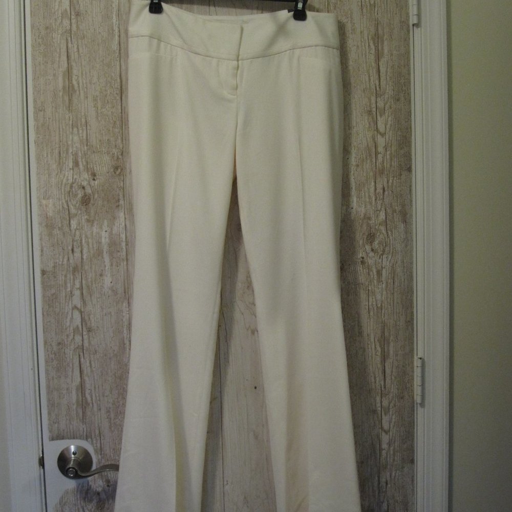 NWT Limited Drew Fit Bootcut Winter White Size 10
